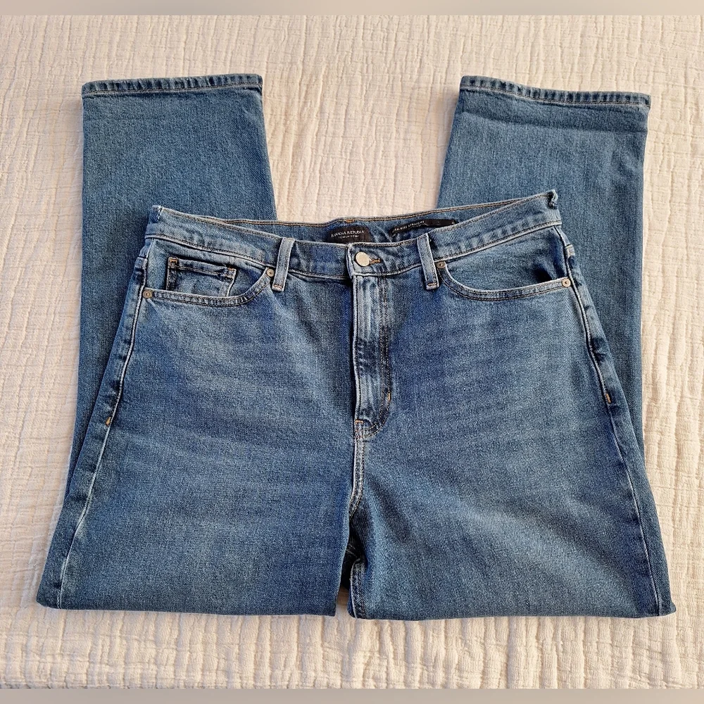 Banana Republic Distressed Blue Ankle Jeans - Picture 6 of 14